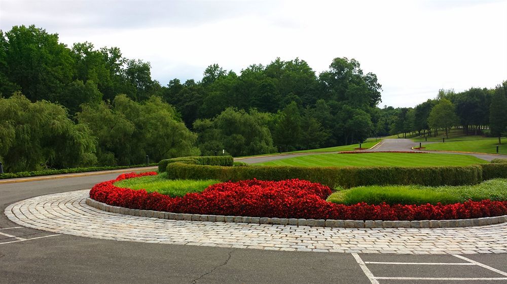 Palisades Premier Conference Center Hotel Exterior photo